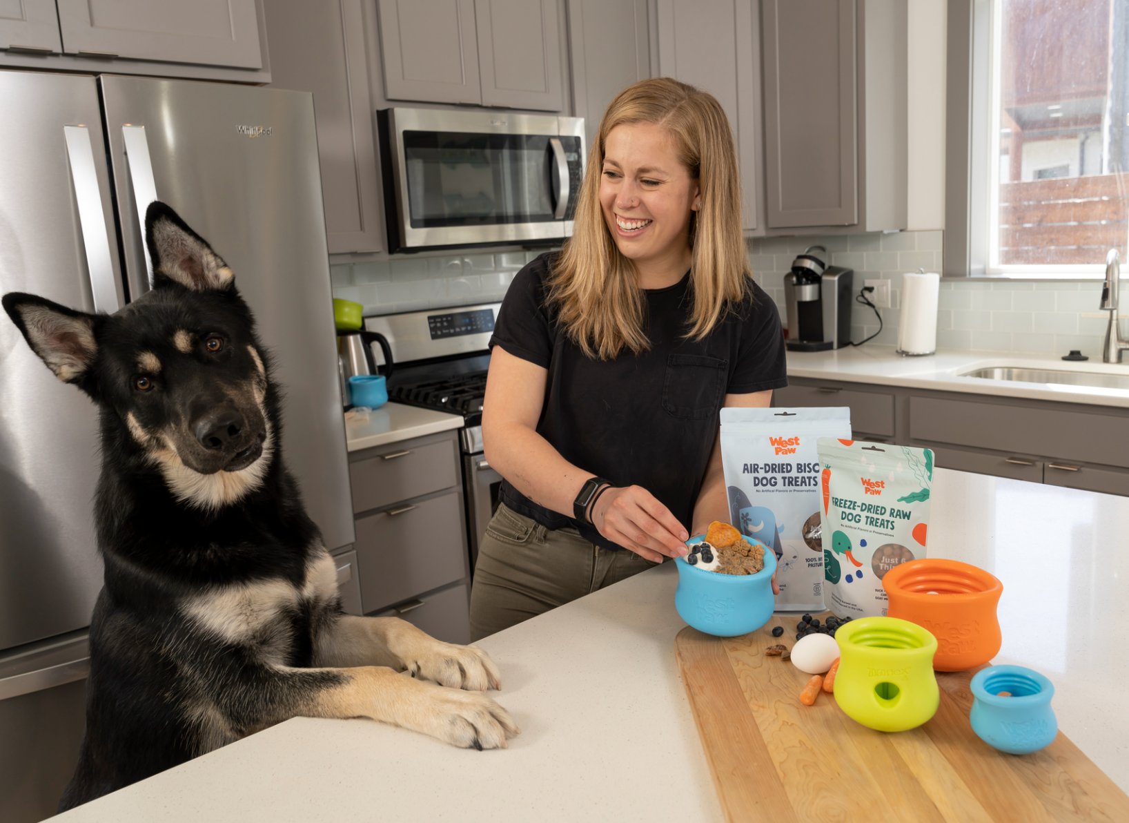 When feeding your dog turns into “fast food”, whip out these 3 tricks and a Toppl® XL